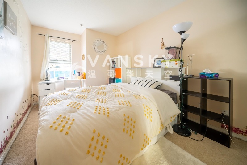 250405102352_8620 2nd room.jpg